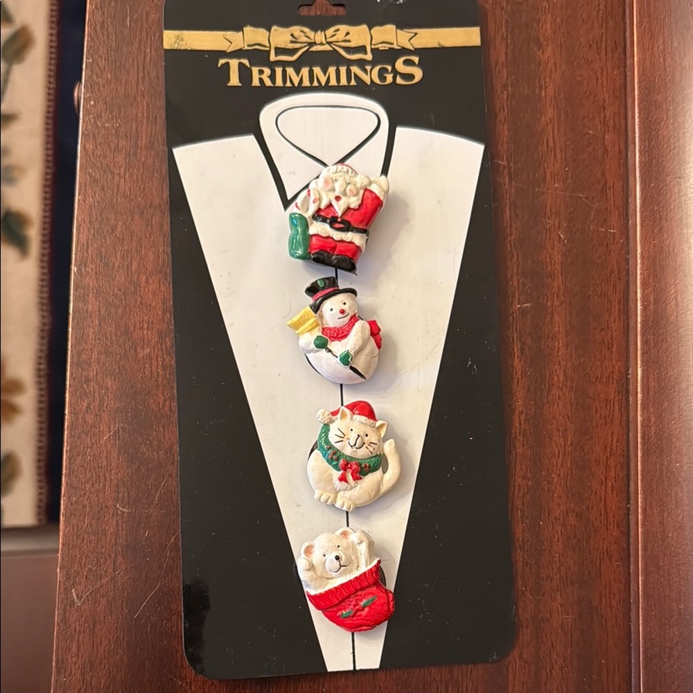 Trimmings Holiday Christmas Button Covers set of 4 vintage but new in package